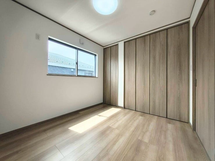【Bedroom】ナチュラルな内装で、リラックスできる空間。寝室や書斎にも最適です。