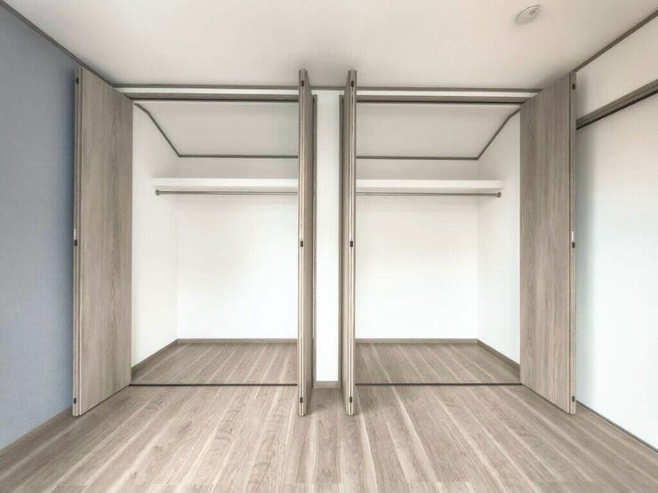【Bedroom】クローゼット完備で収納力◎。家具の配置もしやすい機能的な洋室です。