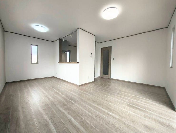【Living】広さと明るさにこだわったリビング。家族とのコミュニケーションが弾む空間です。