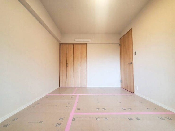 【Bedroom】ナチュラルな内装で、リラックスできる空間。寝室や書斎にも最適です。
