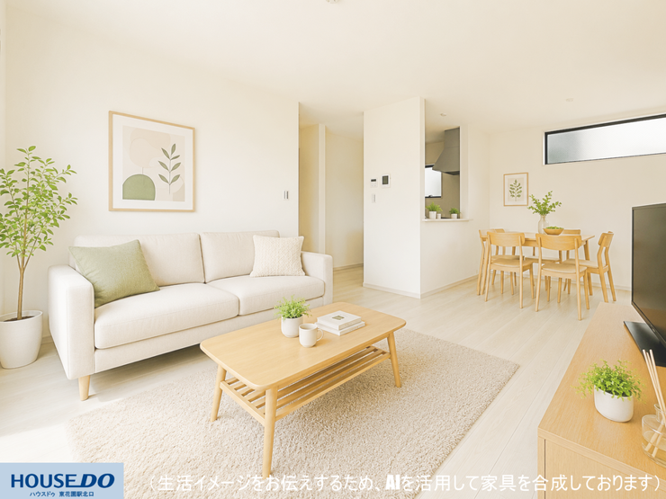 【リビング】
自然な木目の家具とやわらかな光が調和し、家族が自然と集まる心地よい空間です♪明るい色調で統一された室内は心穏やかに過ごせるリラックスした時間を演出☆対面式キッチンで会話も弾みます!