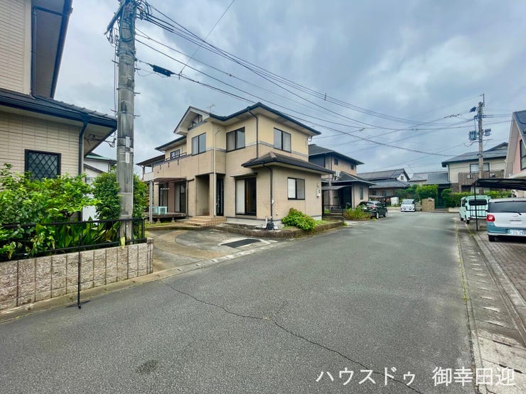 ■理想を叶える新しい暮らしの舞台■高いデザイン性と機能性を兼ね備えた住まい。ここで、家族の新しい物語が始まります。