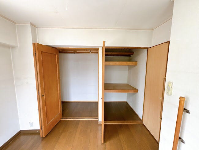 小物から大きな荷物まで収納ができ、お部屋を広く使って頂けます◎