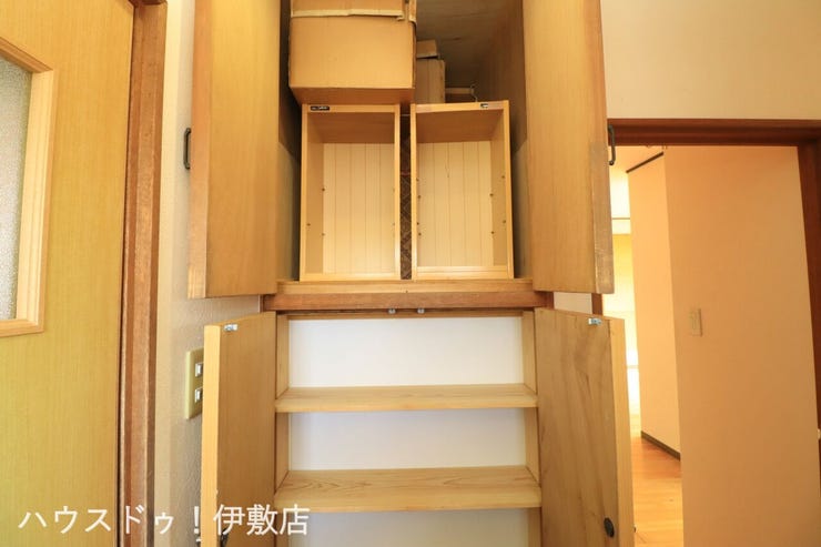 【廊下収納】
家族みんなで使用できる廊下収納付き!