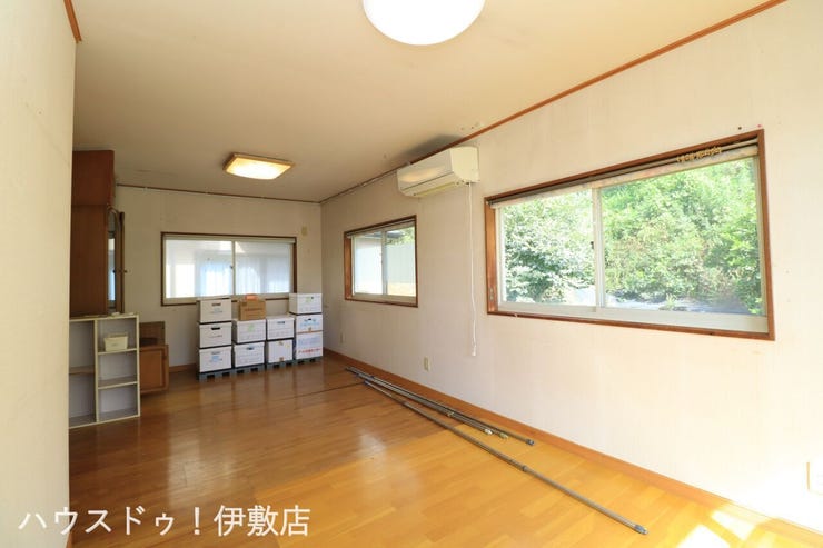 【2F洋室11.5帖】
広々とした洋室で主寝室としていかがでしょうか?