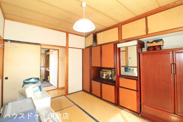 【2F和室6帖】
広々とした和室。ゆっくり腰を下ろしてくつろげます