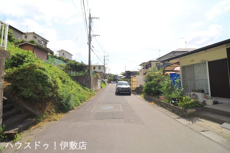 【前面道路】
北西側前面道路、行き止まり道路で交通量少なめです