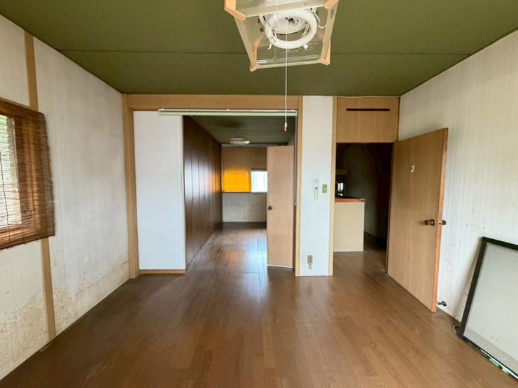 大きなクローゼットもあり荷物が多くても安心です♪