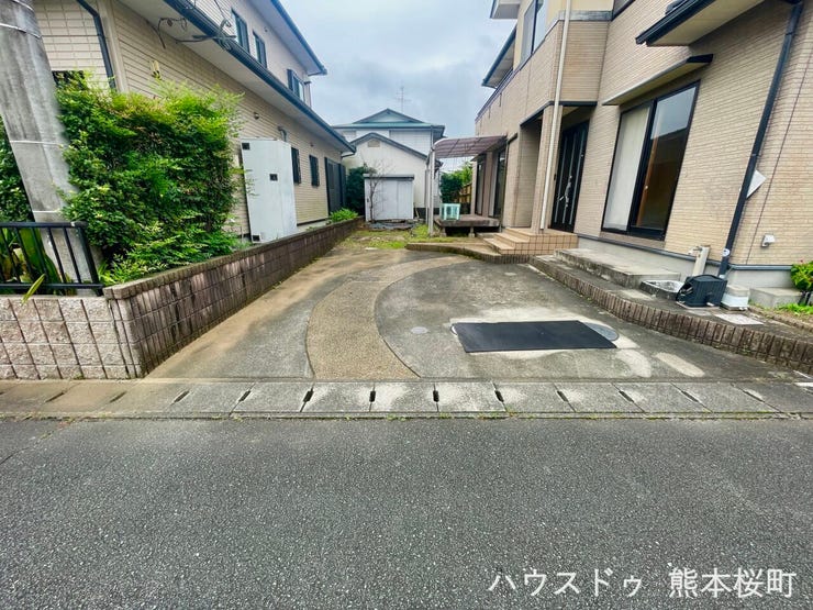 ■車と趣味の幅が広がる場所■単なる駐車スペースではない、洗車やタイヤ交換、DIYにも使える多目的な屋外スペースです。