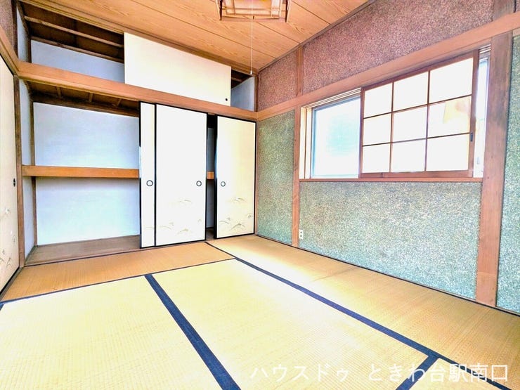 大きな押入れ収納が備わった和室。布団や季節物などをたっぷり収納でき、お部屋をすっきりと広く使えます。
