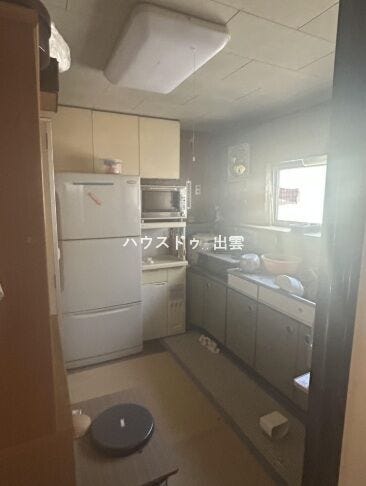 キッチンは収納があり小物から鍋類まで大小問わず、適材適所の収納を実現。出し入れもとてもスムーズです。