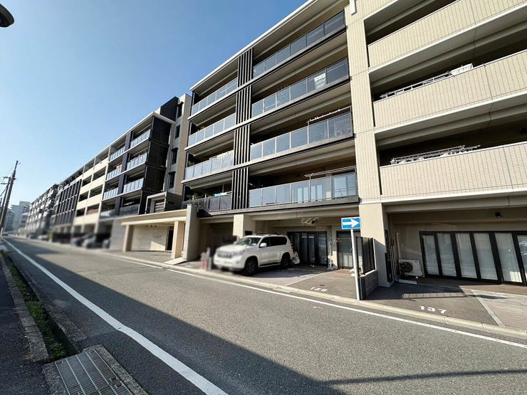 【外観】
【床暖房】24時間換気システム♪食器洗浄乾燥機♪浴室乾燥機♪小学校・スーパーまで徒歩5分圏内♪