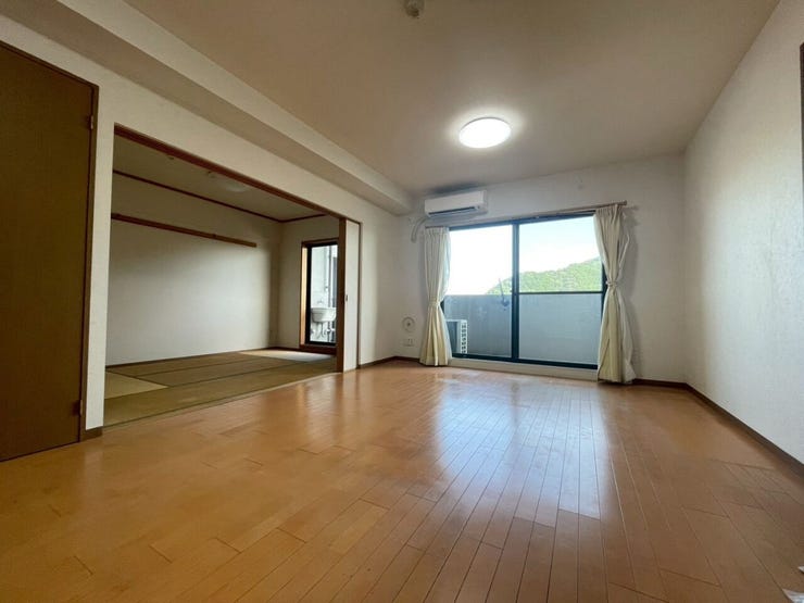 和室とつながっているので解放感があります