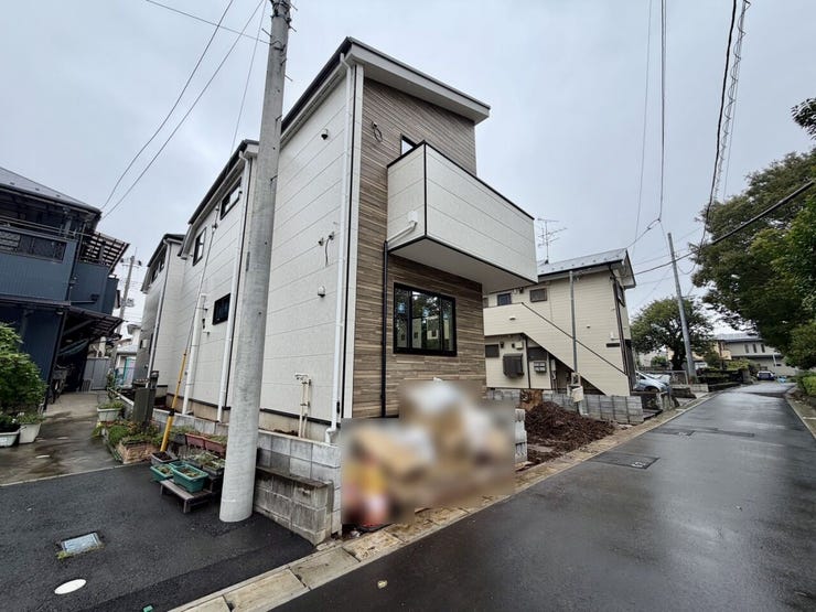 たっぷりの陽光と心地よい風。光と風が舞い込む、開放感あふれる住まいを想像させます♪