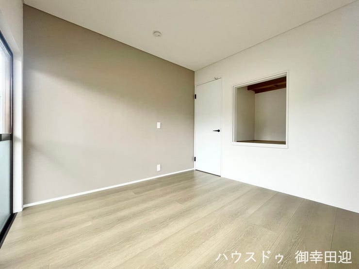 ■2階洋室②■寝室、書斎、趣味の部屋。家族の成長やライフスタイルに合わせ、様々な使い方ができる快適な空間です。