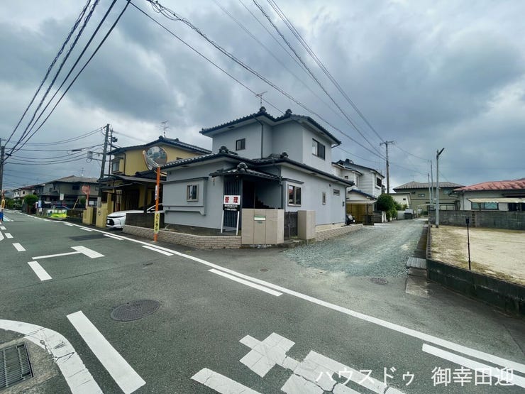 ■理想を叶える新しい暮らしの舞台■高いデザイン性と機能性を兼ね備えた住まい。ここで、家族の新しい物語が始まります。