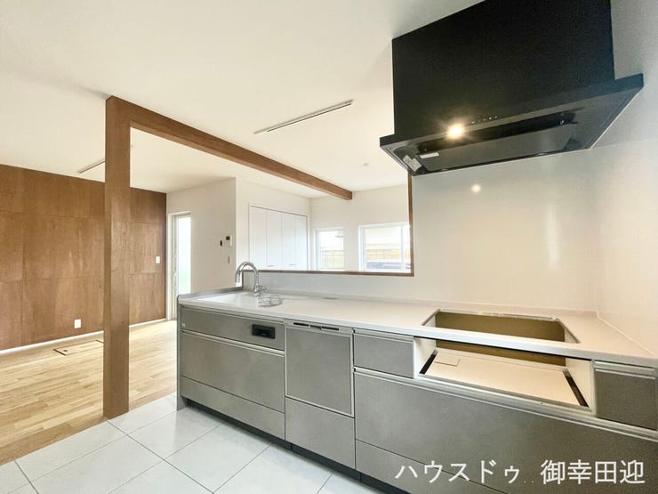 ■家族の「美味しい」が集まる舞台■高い機能性と美しいデザインを両立。料理する人も、待つ人も、笑顔になれる場所です。