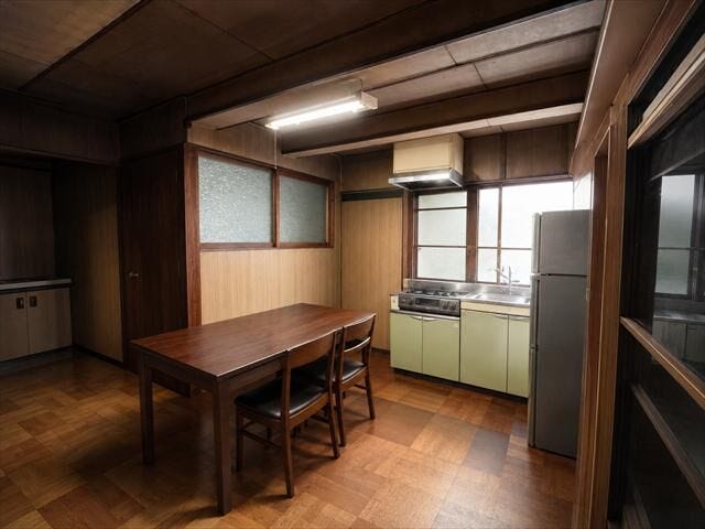 家族が集うダイニングキッチン。リフォーム素材としてもおすすめです。
※実際の写真から家具消しの加工行っております。