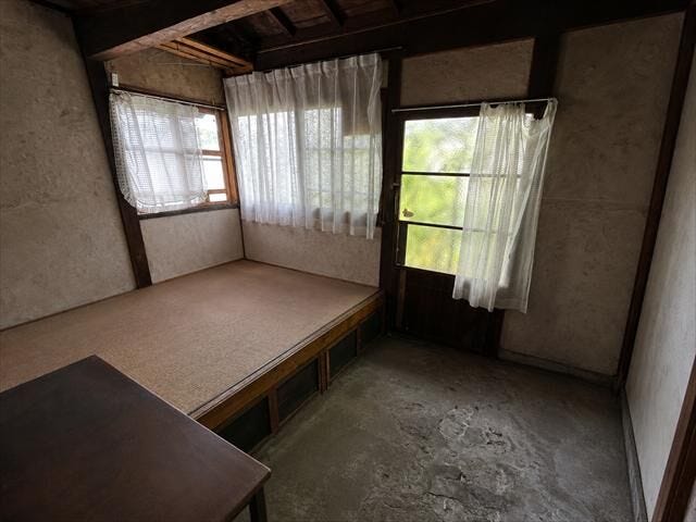 1階キッチン横:土間付き和室で、趣味やDIYも楽しめる住まい。
※実際の写真から家具消しの加工行っております。