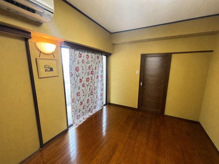 洋室6.7帖!南側バルコニーに面した明るいお部屋です!(AI画像処理済み)