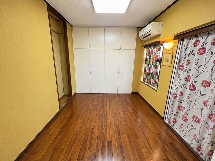 洋室6.7帖!収納も充実しています♪(AI画像処理済み)