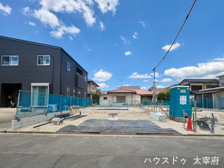 【外観】
■所在地:太宰府市青山3丁目
■建物構造:木造地上2階建て
■駐車台数:3台
■現況:未完成(2026年11月完成予定)
■引渡日:相談