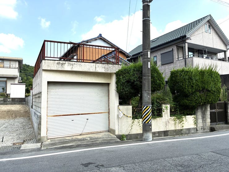 静かな住宅街の一角!周辺施設も充実!生活しやすい住環境です!