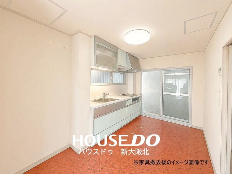■壁付きのキッチンは食器棚などの家具を配置する場所が選べるので、お客様に合わせたレイアウトにできます!
■デッドスペースができにくいため、リビングやダイニングを広く使えるのも魅力です!