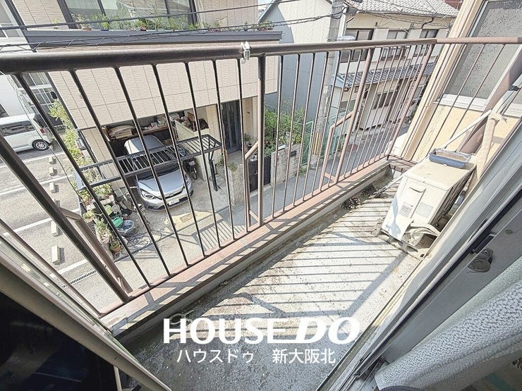 ■バルコニーが2階と3階にあるため、お布団等を干すときも洗濯物と分けて干すことができますね!