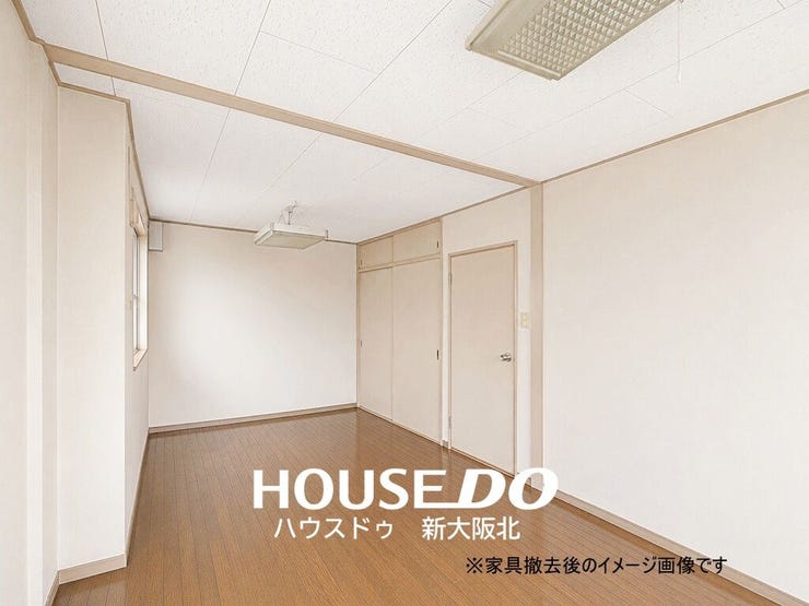 ■3階は広々とした洋室です!
■主寝室としてもオススメです!
■ダブルベッドを置いても十分な広さがあります!