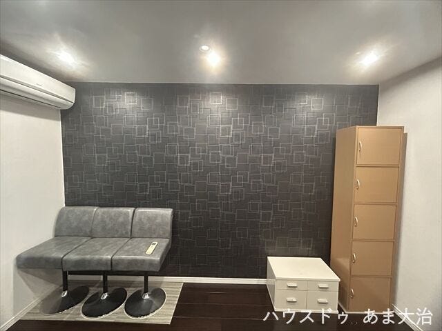 明るい照明付きで、入居時費用を抑える事ができそうですね。