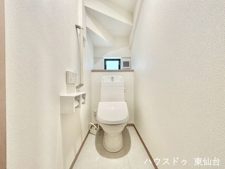白を基調とした、シンプルながらも落ち着くデザイン。