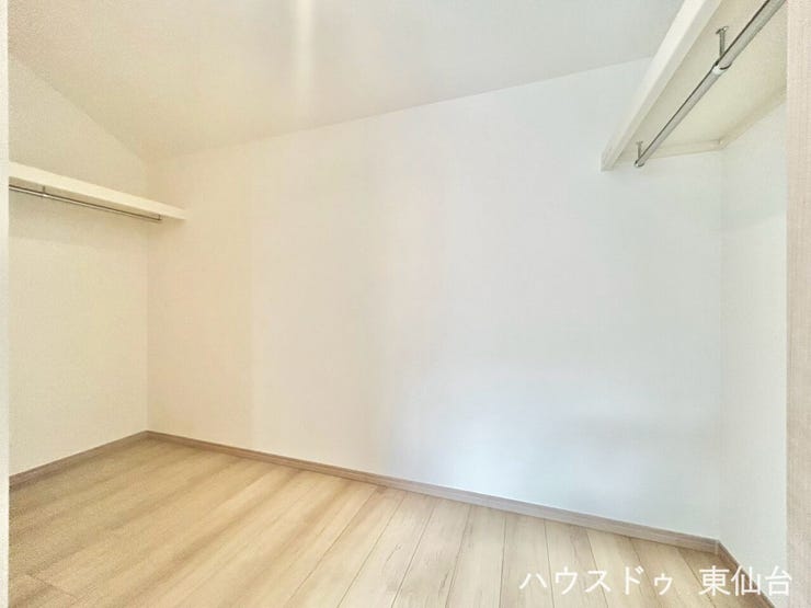 WIC付きの主寝室は、収納力が高くお部屋を広く使えるのが魅力です。