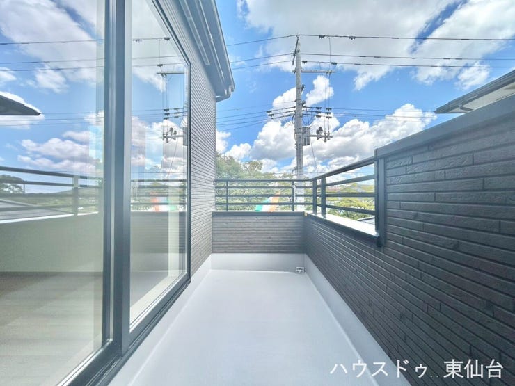 風通しがよく、洗濯物が気持ちよく乾く心地よいスペースです。