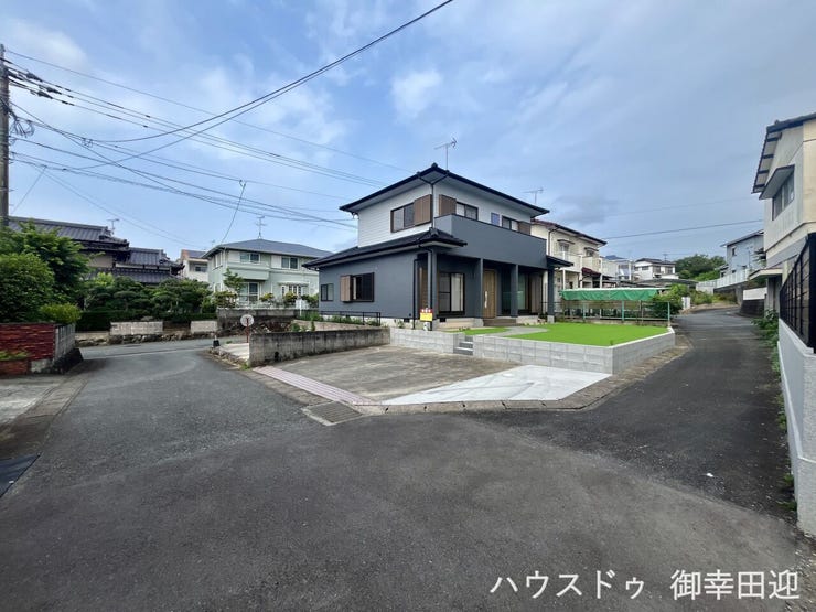 ■理想を叶える新しい暮らしの舞台■高いデザイン性と機能性を兼ね備えた住まい。ここで、家族の新しい物語が始まります。