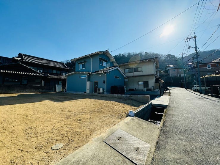 住宅を建てるのに適した広さ50坪、大通りから離れた閑静な住宅街です。