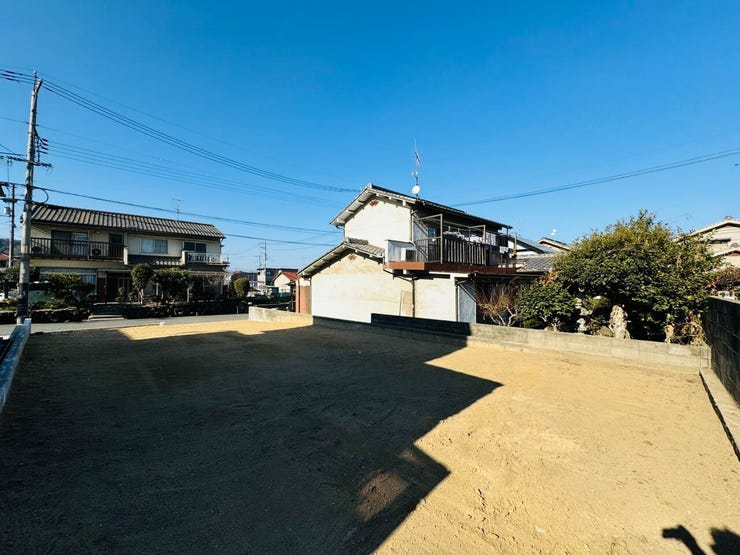 住宅を建てるのに適した広さ50坪、大通りから離れた閑静な住宅街です。