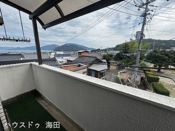 ベランダからは海が見えます