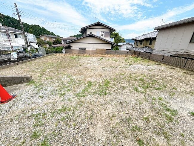 自然とうまく調和した環境の良い地域です。
毎日を快適に気持ちよく過ごしていただけます。