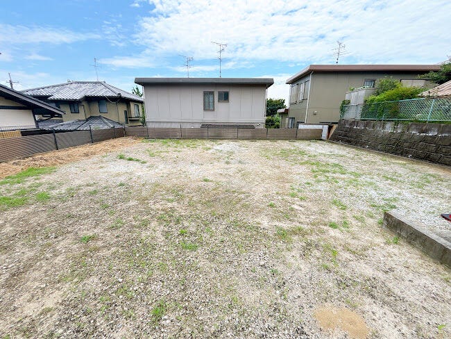 付近には緑や山など多く、豊かな自然の風景を望んでいただけます◎