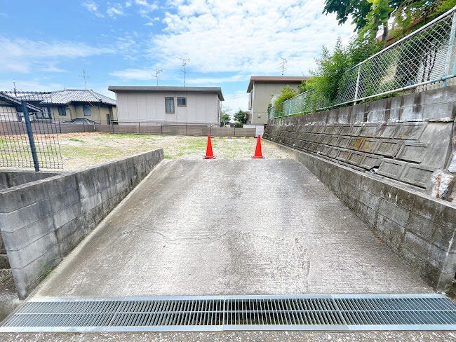 公園の多い地域です。お気に入りの家から足を少し伸ばして、お散歩などでゆったり過ごす時間も有意義です。