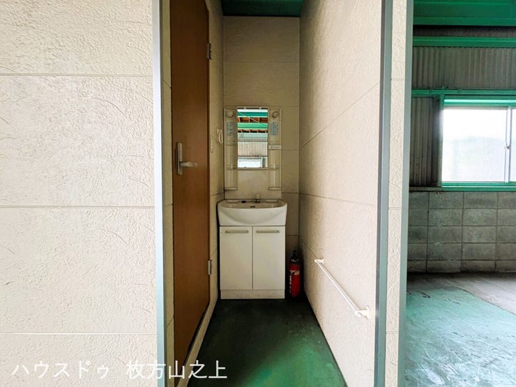 1階南がフロアに洗面スペースあり