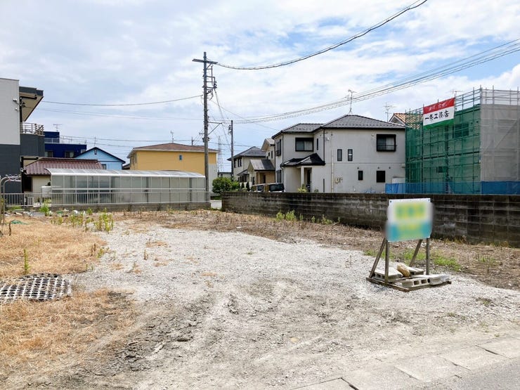 【通学しやすい立地】
一色小学校まで徒歩6分(約450m)と通学時間が短くなることで、子どもたちの負担も軽減♪
送り迎えもしやすく、子育て世帯にとって嬉しい住環境が整っています!