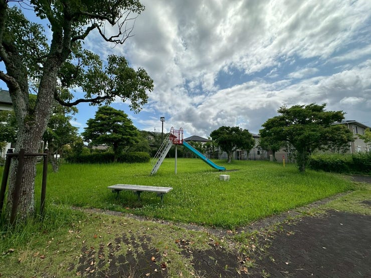 駅前公園まで徒歩3分