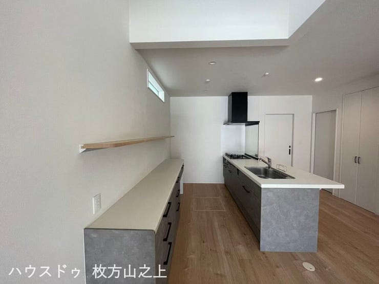 開放感のあるペニンシュラキッチン。