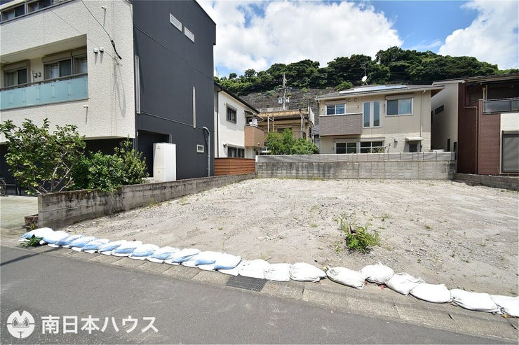 【外観】令和8年7月30日 撮影
平坦地の南向き新築戸建て!目の前公園で日当たり良好です♪