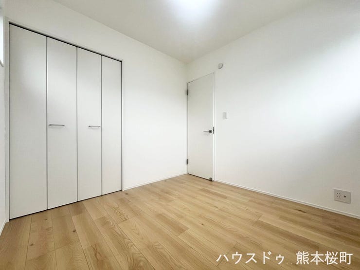 ■2階4.5帖洋室②■寝室、書斎、趣味の部屋。家族の成長やライフスタイルに合わせ、様々な使い方ができる快適な空間です。