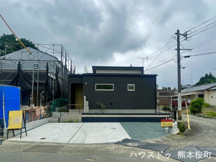 ■車と趣味の幅が広がる場所■単なる駐車スペースではない、洗車やタイヤ交換、DIYにも使える多目的な屋外スペースです。