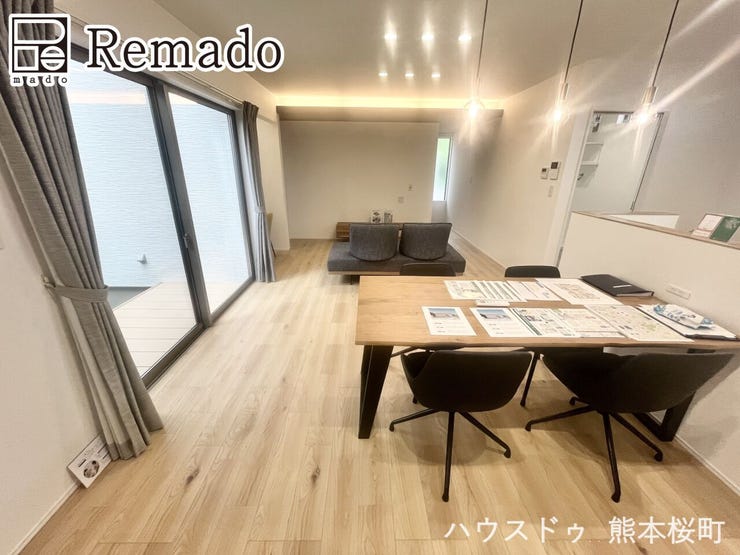 ■家族の笑顔が集う中心地■お気に入りの家具を迎え、窓からは心地の良い光が差し込みます。
