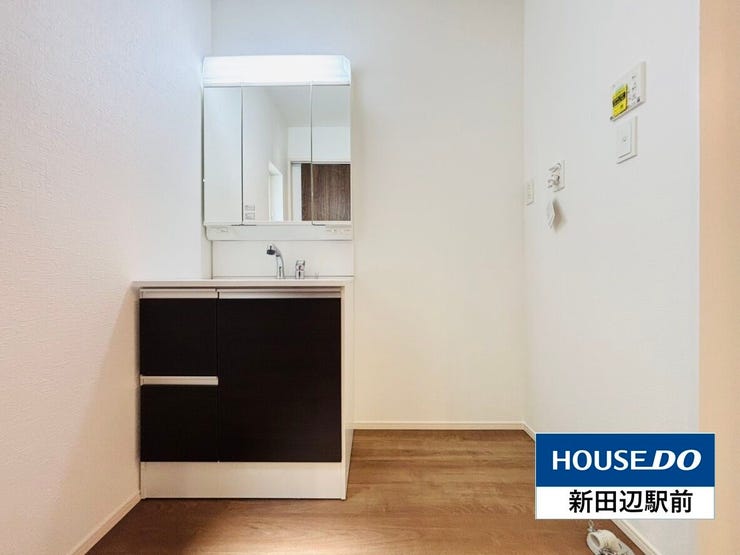 洗濯機置き場が室内にあるので、雨の日でもお洗濯がはかどりそうですね